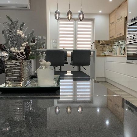 Prestige Line Apartament Legnica Esterno foto