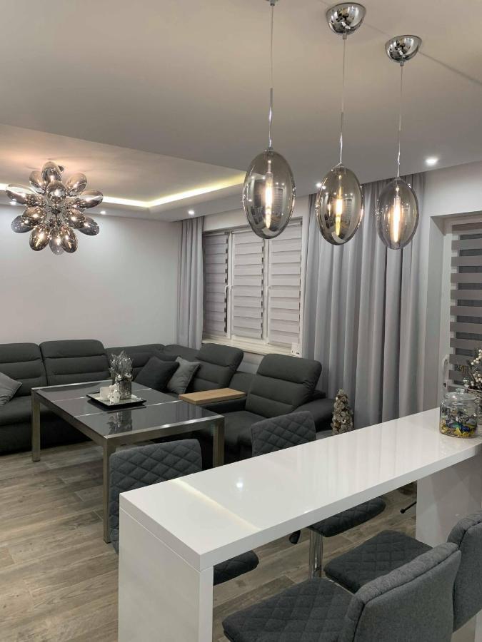 Appartamento Prestige Line Apartament Legnica Esterno foto