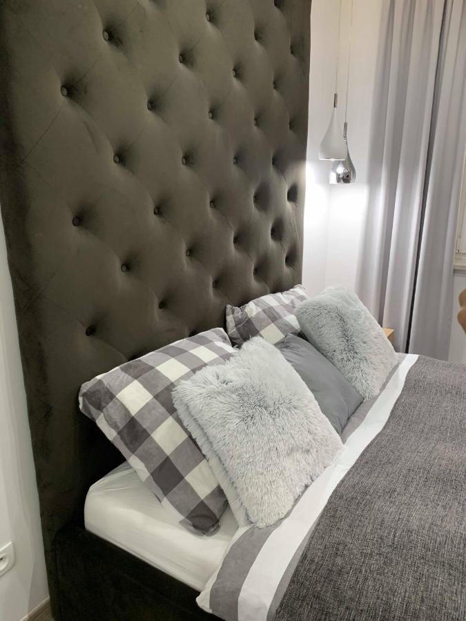 Prestige Line Apartament Legnica Esterno foto