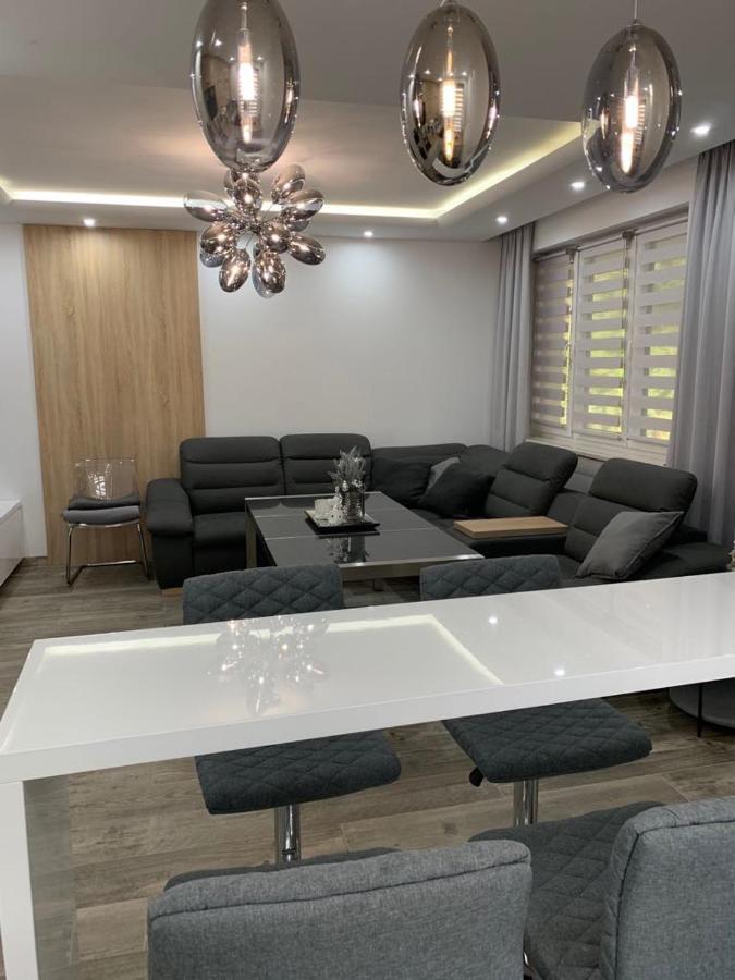 Prestige Line Apartament Legnica Esterno foto
