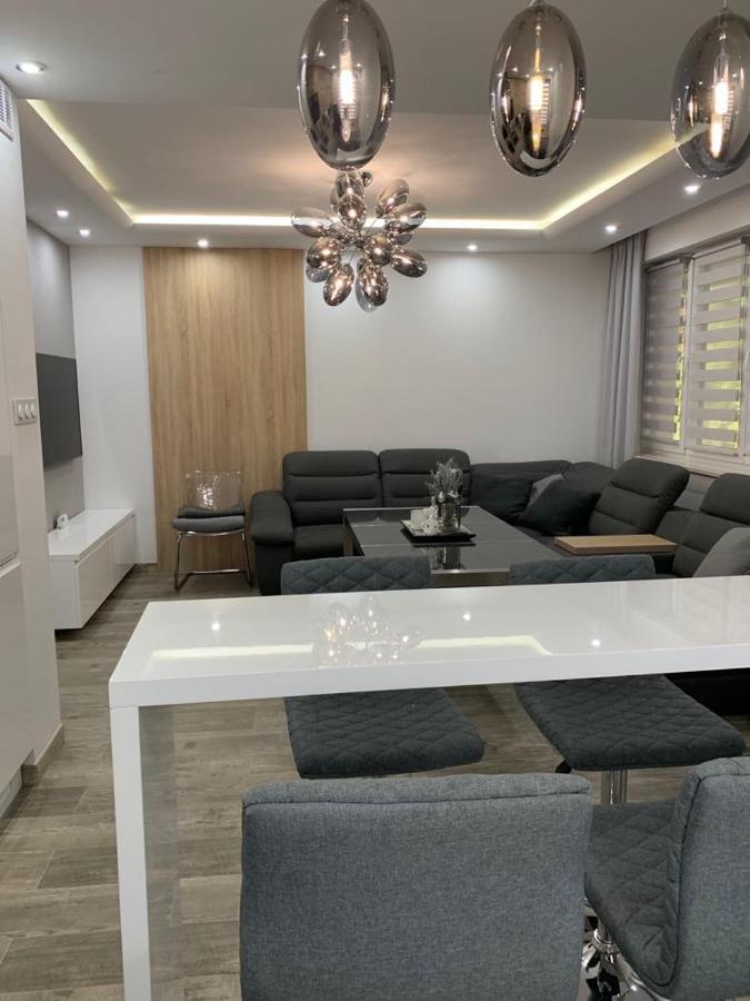 Prestige Line Apartament Legnica Esterno foto